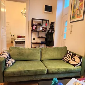 Travelers Award Winning Place In The Heart Of Kamilla , Budapest Ungheria